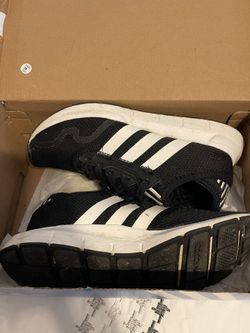 Adidas Tennis Shoes