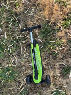 Besrey 3-Wheel Kids Scooter – Foldable & Adjustable (Green)