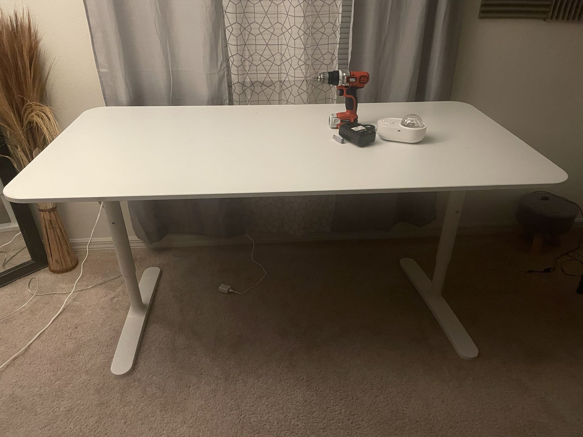 GAMING TABLE ( Perfect condition ) $75