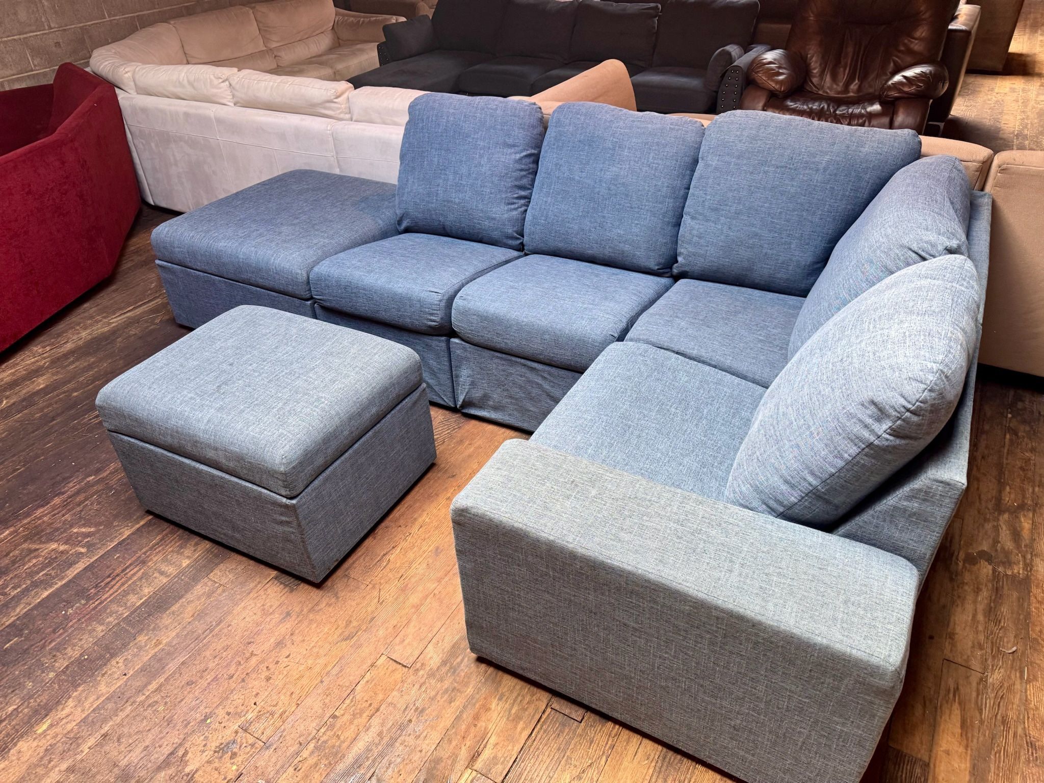 Sectional Couch (WE DELIVER)