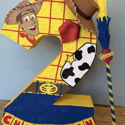 Toy Story Woody Piñata Plus