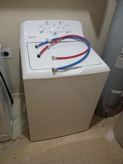 Hotpoint 4.0 Cu. Ft. Top Load Washer (Model HTW265ASWWW) s