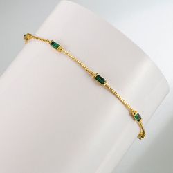 High-end ultra-fine green square diamond bracelet women’s retro emerald niche design light luxury simple