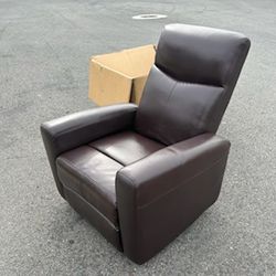 Brand New Leather  Massage Recliner 💆‍♀️ For $160