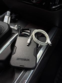 iPhone 14 Pro OtterBox Black iPhone Case + 3 ft charger