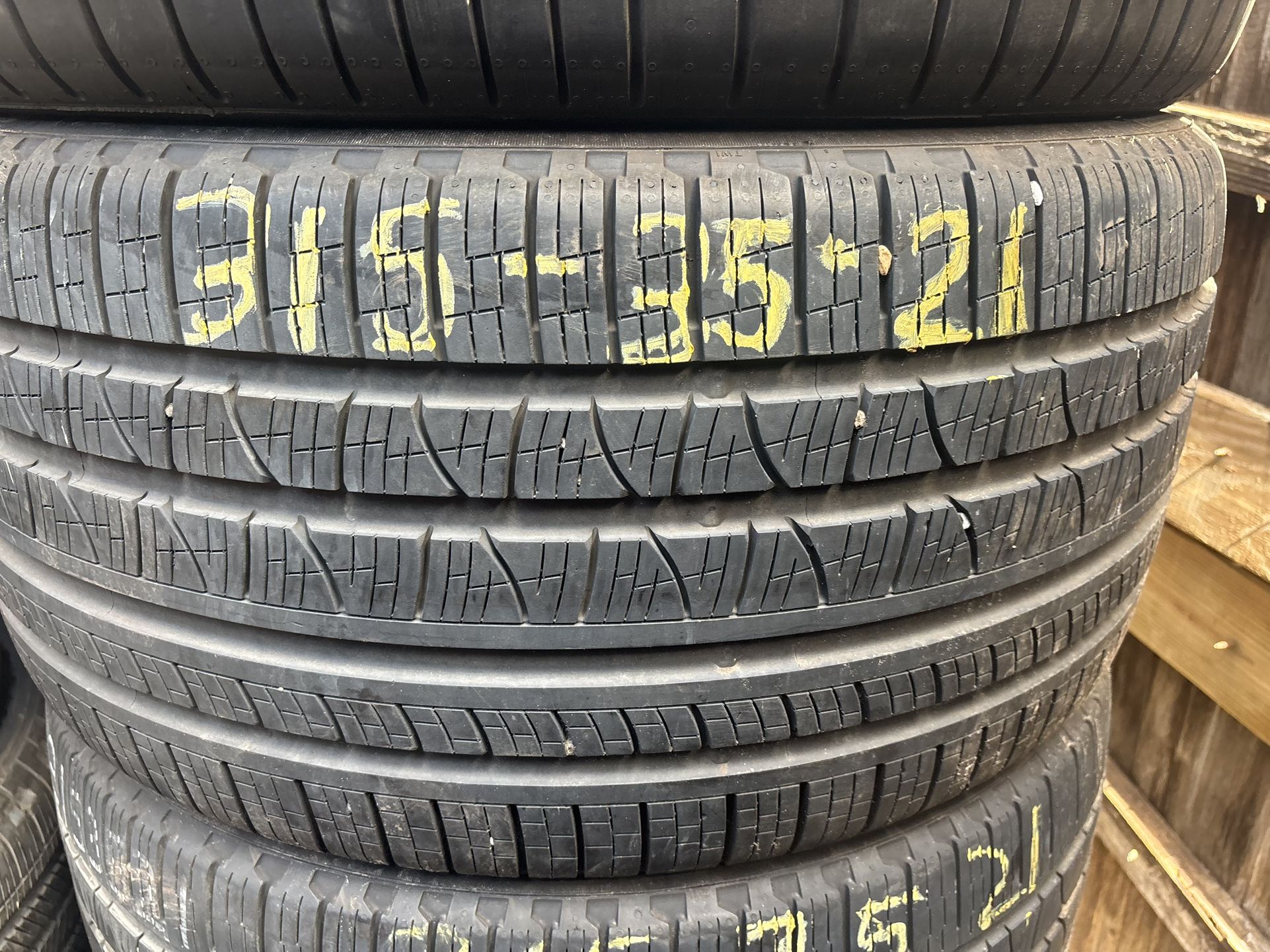 USED TIRE 315-35-21