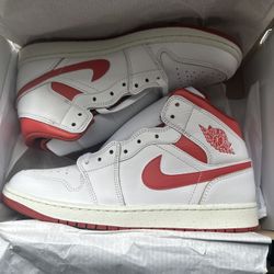 AIR JORDAN 1 MID SE