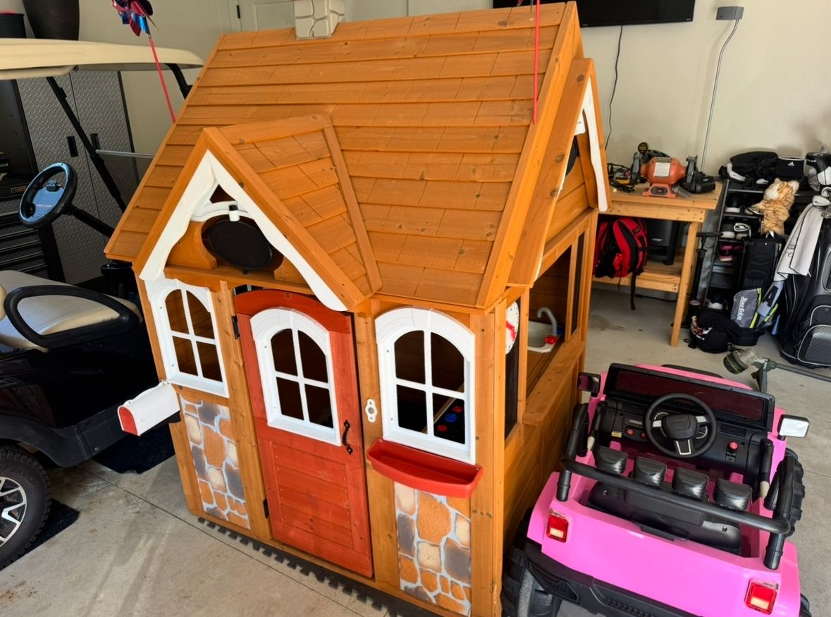 KidKraft Stoneycreek Cedar Outdoor Playhouse