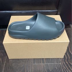 ADIDAS YZY SLIDE ONYX $120