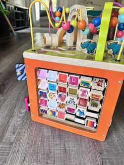 https://offerup.com/redirect/?o=Qi50b3lz Wooden Activity Cube Zany Zoo