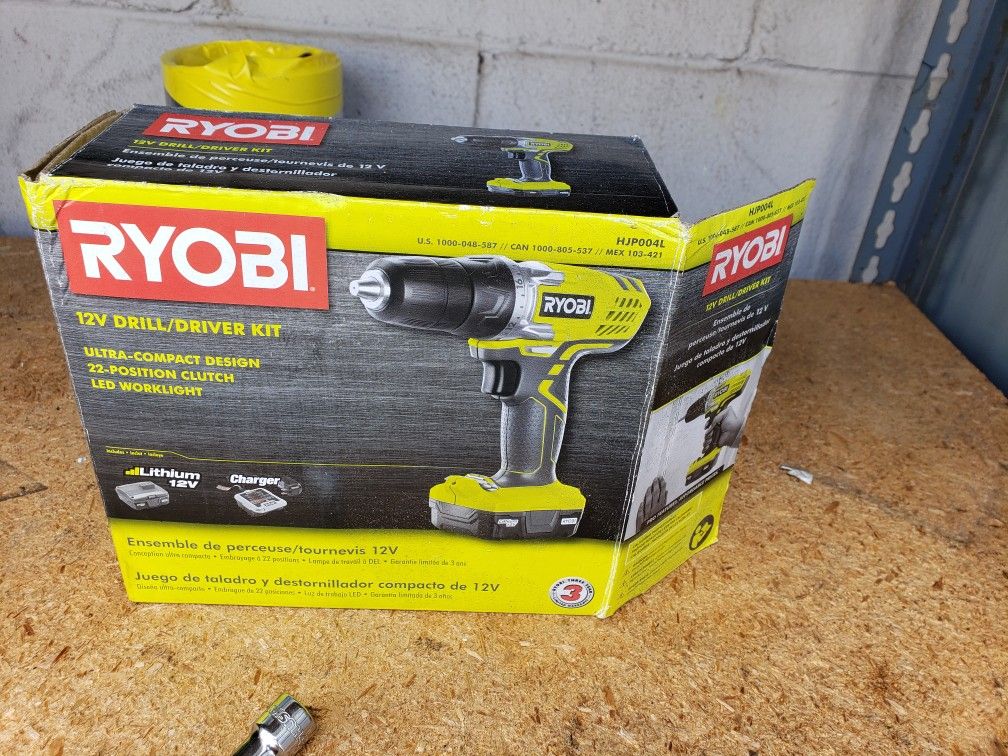 RYOBI 12V DRILL/DRIVER KIT