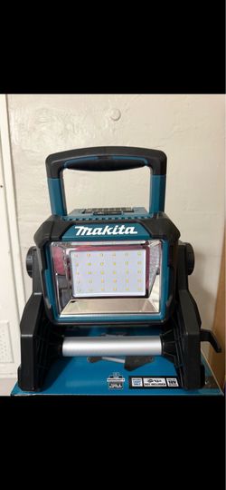 Brand new Makita work light. BATTERY NOT INCLUDED!