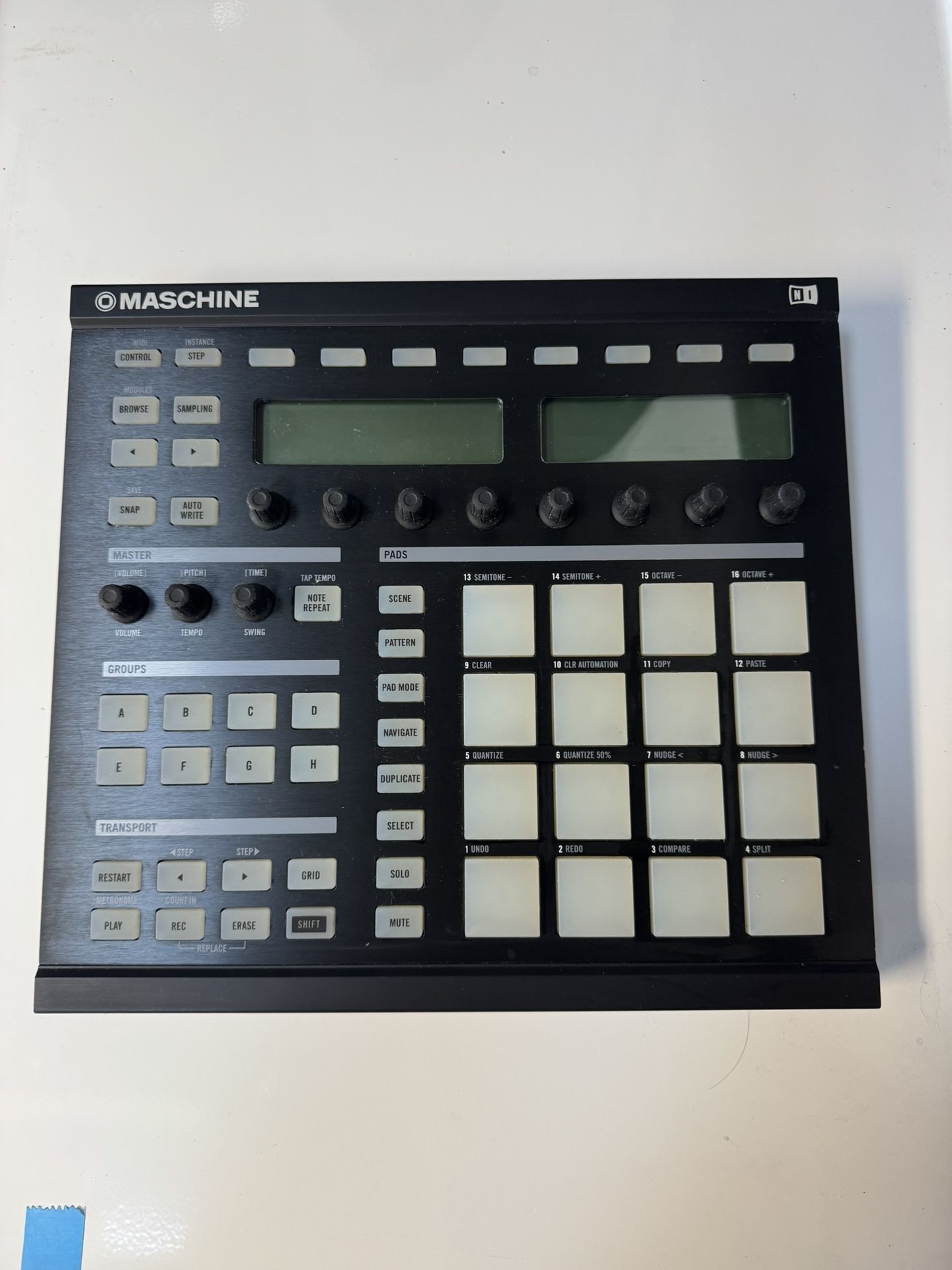 Native Instruments Maschine MK1 - Like New