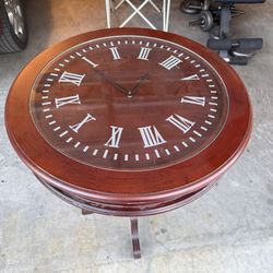 Working clock side table