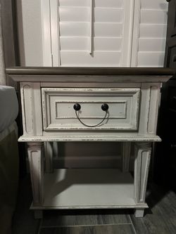 Wooden Beatiful Beige Country farmhouse style One Drawer Nightstand/ Bedside Table !!! Condition New!!!