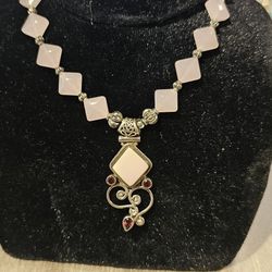 New Rose Qurtez Necklace