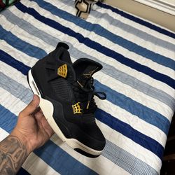 Jordan 4 Royalty Size 12