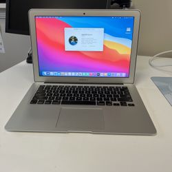 Apple 13” 2015 MacBook Air 2.2ghz Dual Core i7 8GB RAM 256gb Flash macOS Big Sur Thunderbolt Webcam WiFi 