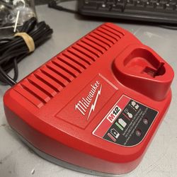 M12 Milwaukee Charger