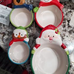 New Holiday Measuring Cups X4