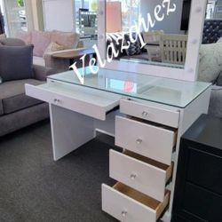 ✅️White Makeup Vanity Set with Lighted Mirror (Stool not included)✅️✅️