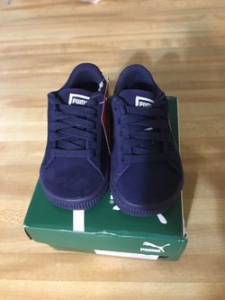 Puma kid tennis shoe size 5