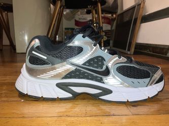Nike V5 RNR - Size 10 (Toma Merch)