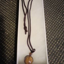 ADJUSTABLE NECKLACES