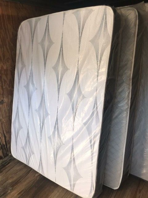 TWIN FULL QUEEN KING MATTRESS ⭐ ☎561*802*8654* CALL US All Brand New. WE HAVE ALL SIZE ..⭐TWIN ⭐ FULL ⭐ ⭐ QUEEN⭐ KING ⭐ We deliver everywhere