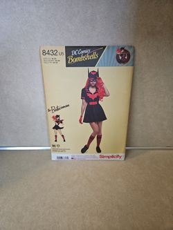 DC Comics Bombshells #8432 Simplicity 