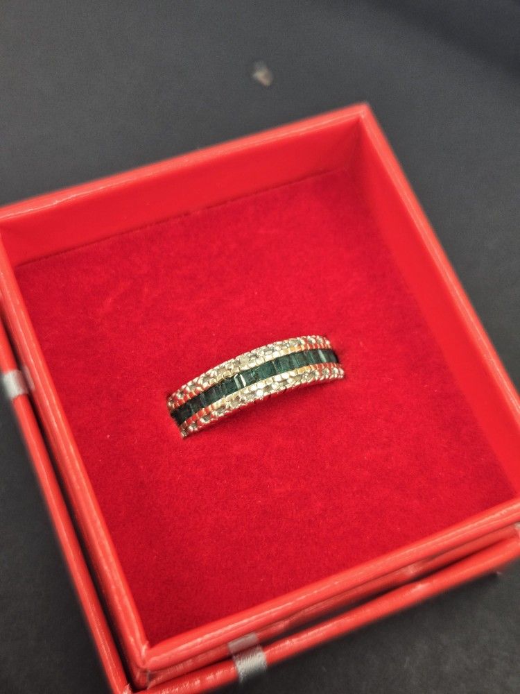 10k Yellow Gold Emerald Band Ring