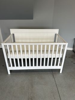 Oxford White Baby Crib