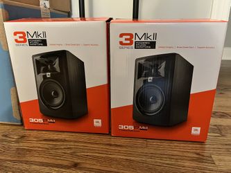 JBL 305P MkII 5-inch Powered Studio Monitor Setup