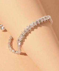 STUNNING New silver rhinestone entwined bracelet