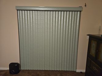 Levolor vertical room darkening blinds