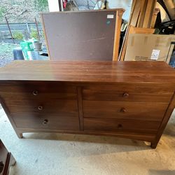 Ethan Allen Cherry Dresser And Nightstands
