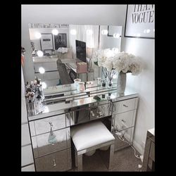 Mirrored Vanity Set