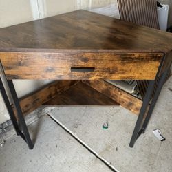Corner Desk 