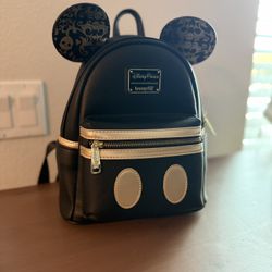 RARE limited Disney Pirates of The Caribbean Loungefly Backpack