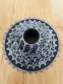 SRAM Force 12 speed cassette 10-33