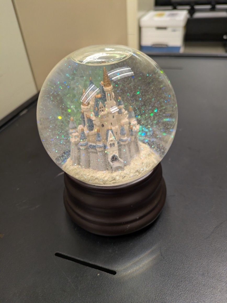 Disney Cinderella Castle Snow Globe