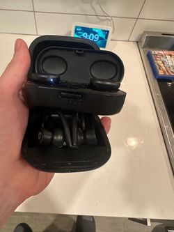 Beats & Bose earbuds