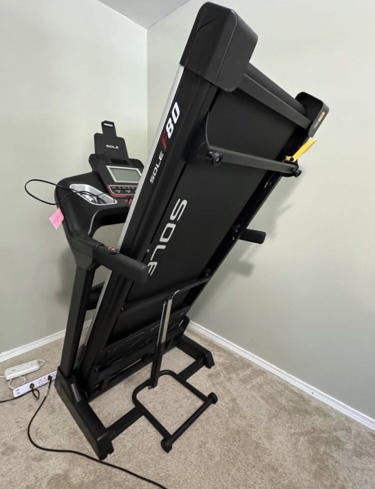Sole_F80 _Treadmill 