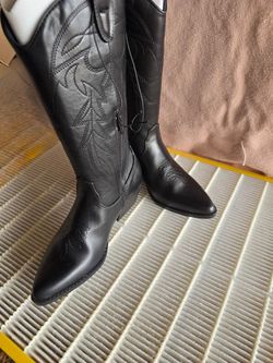 Women's black western boots