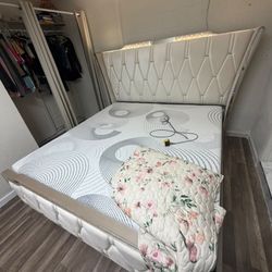 King Or Queen Bedroom Set 