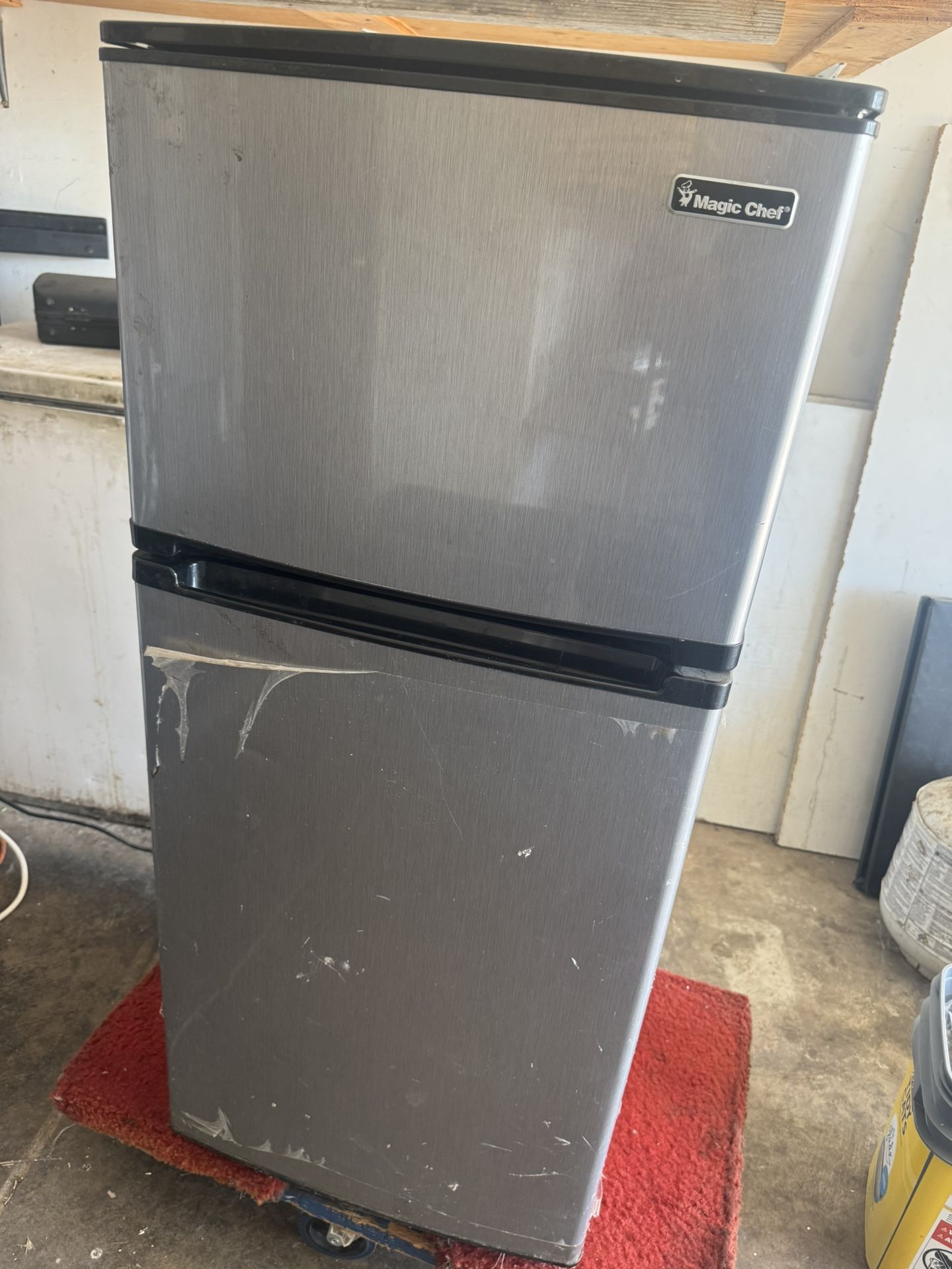 magic chef mini fridge