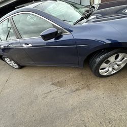 Honda Accord.   2009.       219K