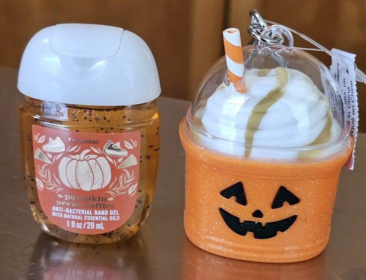 Bath and Body Works Pumpkin 🎃 Milkshake PocketBac sanitizer Holder 