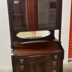 Vitrine cabinet
