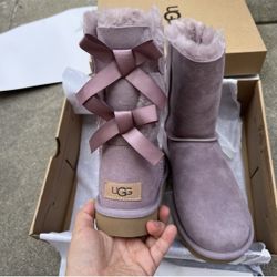 Ugg authentic Bailey bow womens Size 7,8 new